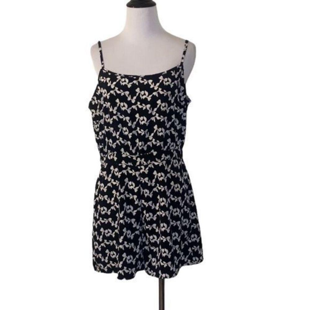5/$30 🎈Maude coquette girl bow pattern‎ open back romper